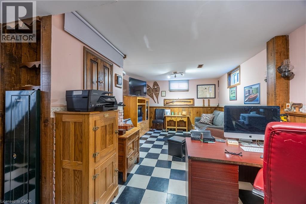 Photo 28 of 143 St James Street S, Waterford ON