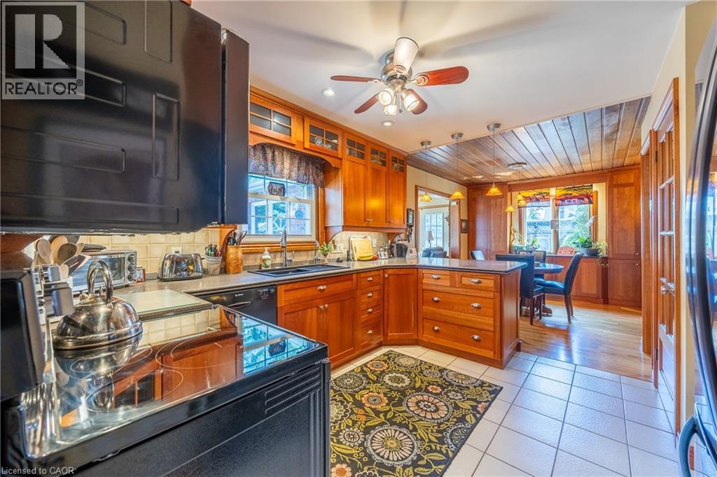 Photo 8 of 143 St James Street S, Waterford ON