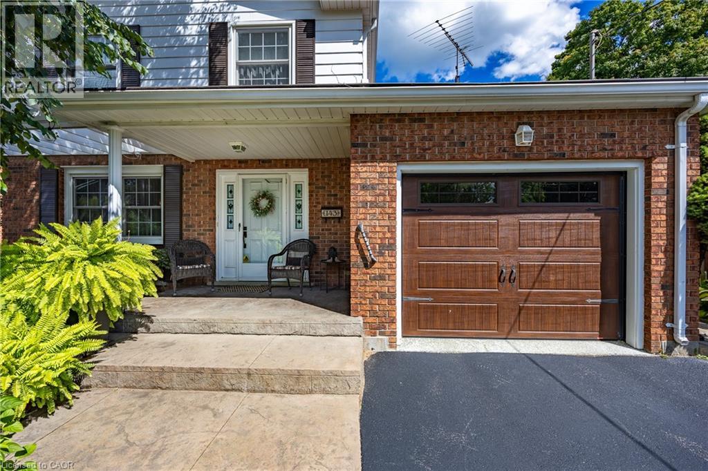 Photo 3 of 143 St James Street S, Waterford ON