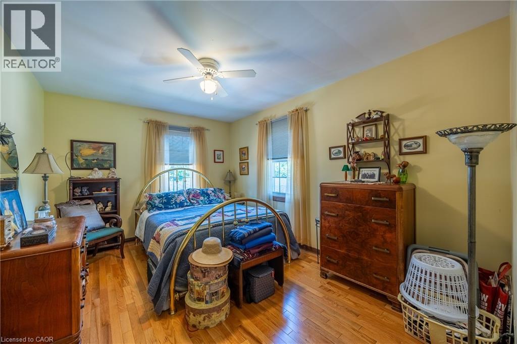 Photo 20 of 143 St James Street S, Waterford ON