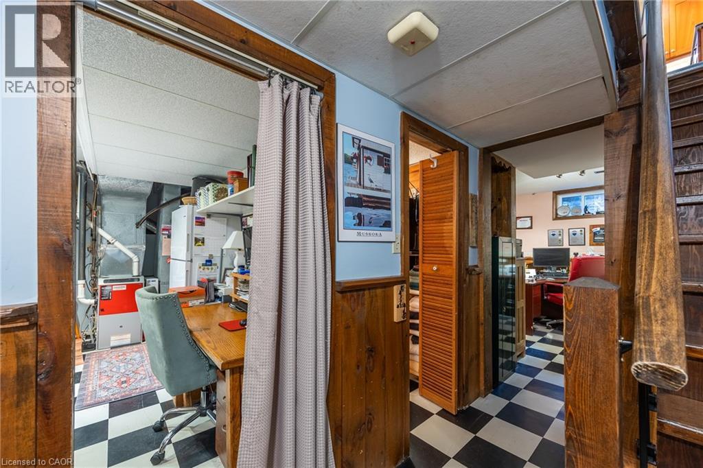 Photo 25 of 143 St James Street S, Waterford ON