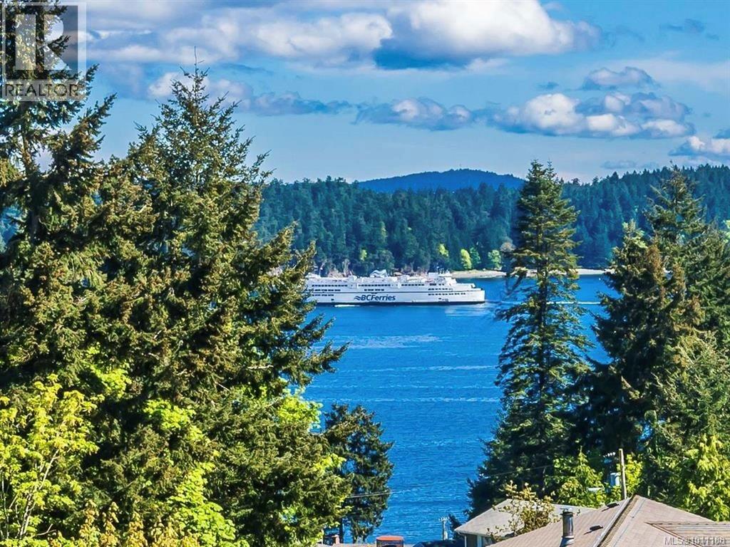 Photo 1 of 3153 Marion Way, Nanaimo BC