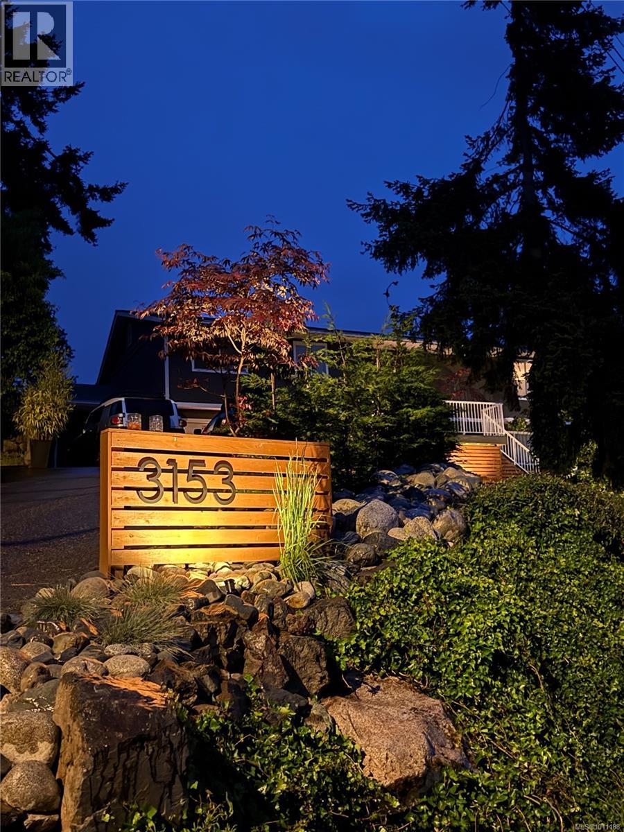 Photo 2 of 3153 Marion Way, Nanaimo BC