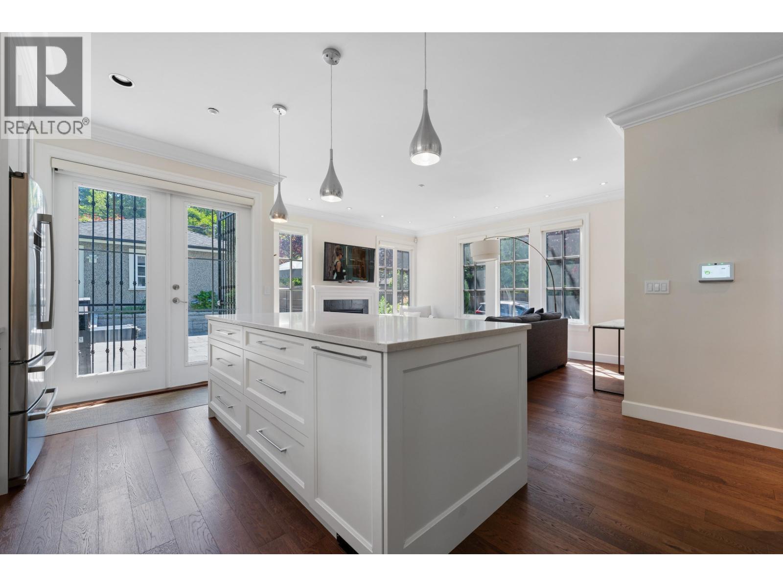 Photo 9 of 1739 W 52nd Avenue, Vancouver BC