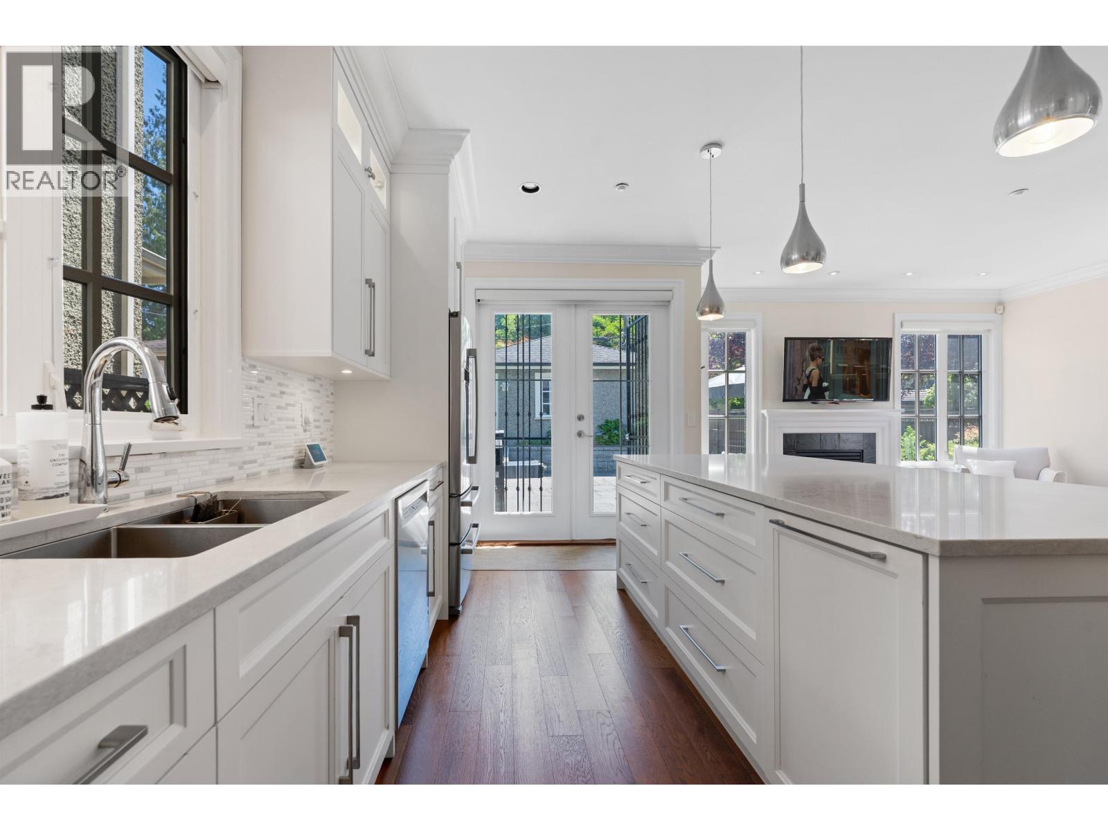 Photo 8 of 1739 W 52nd Avenue, Vancouver BC