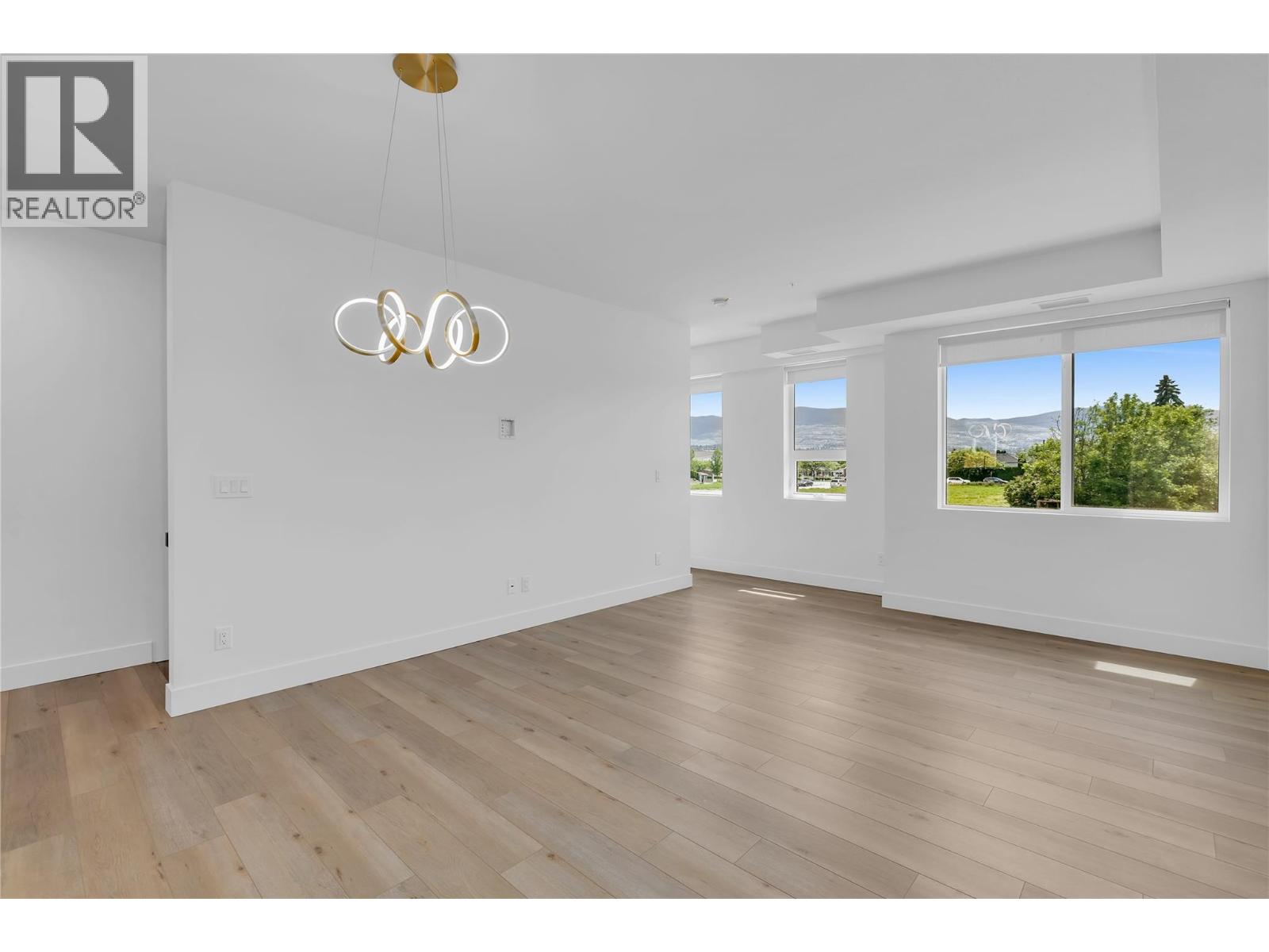 102C 3642 Mission Springs Drive, Kelowna