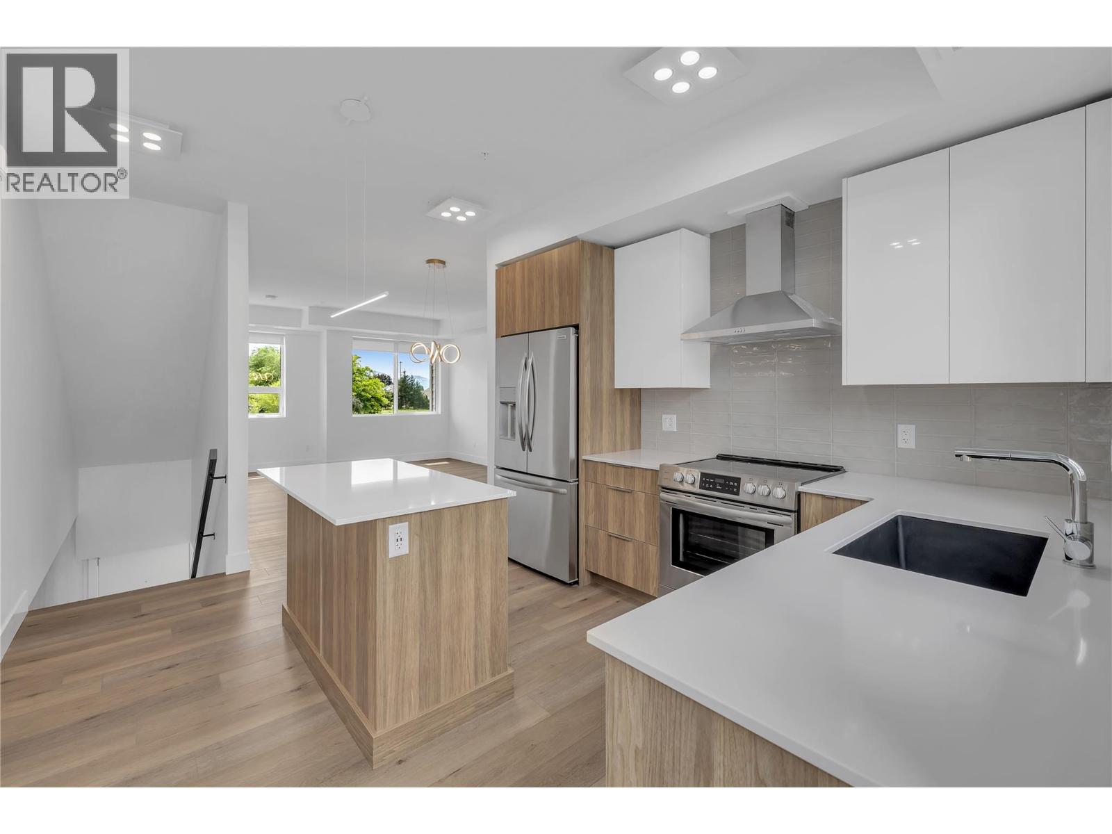102C 3642 Mission Springs Drive, Kelowna