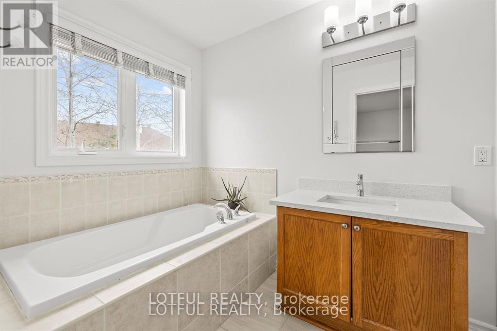 Photo 16 of 212 Meadowlilly Road, Ottawa ON