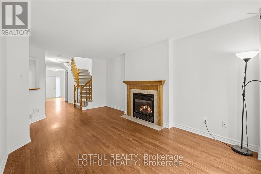 Photo 6 of 212 Meadowlilly Road, Ottawa ON