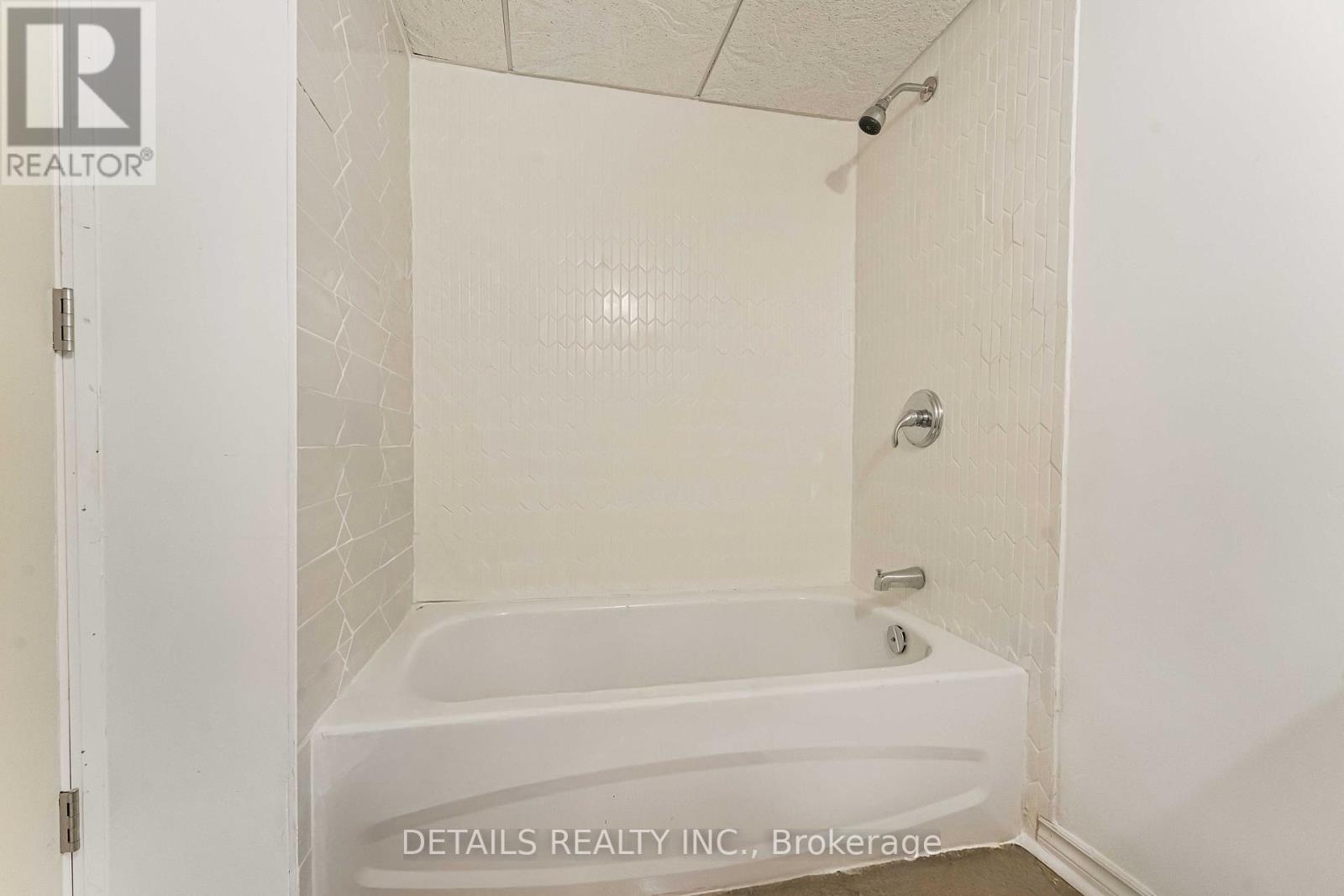 Photo 22 of 105 Rocky Hill Drive, Ottawa ON