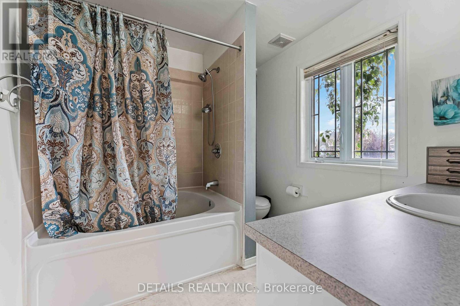Photo 17 of 105 Rocky Hill Drive, Ottawa ON