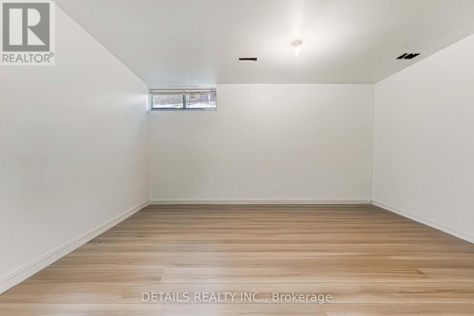 Photo 27 of 105 Rocky Hill Drive, Ottawa ON
