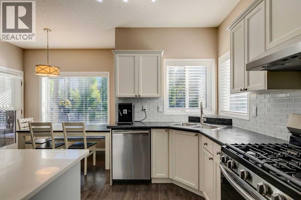 Photo 9 of 20 Wentworth Close Sw, Calgary AB