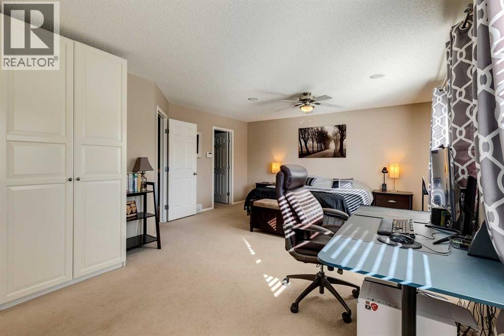 Photo 25 of 20 Wentworth Close Sw, Calgary AB