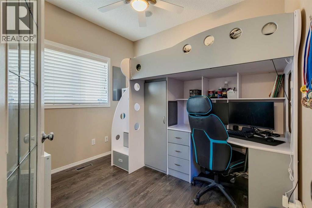 Photo 17 of 20 Wentworth Close Sw, Calgary AB