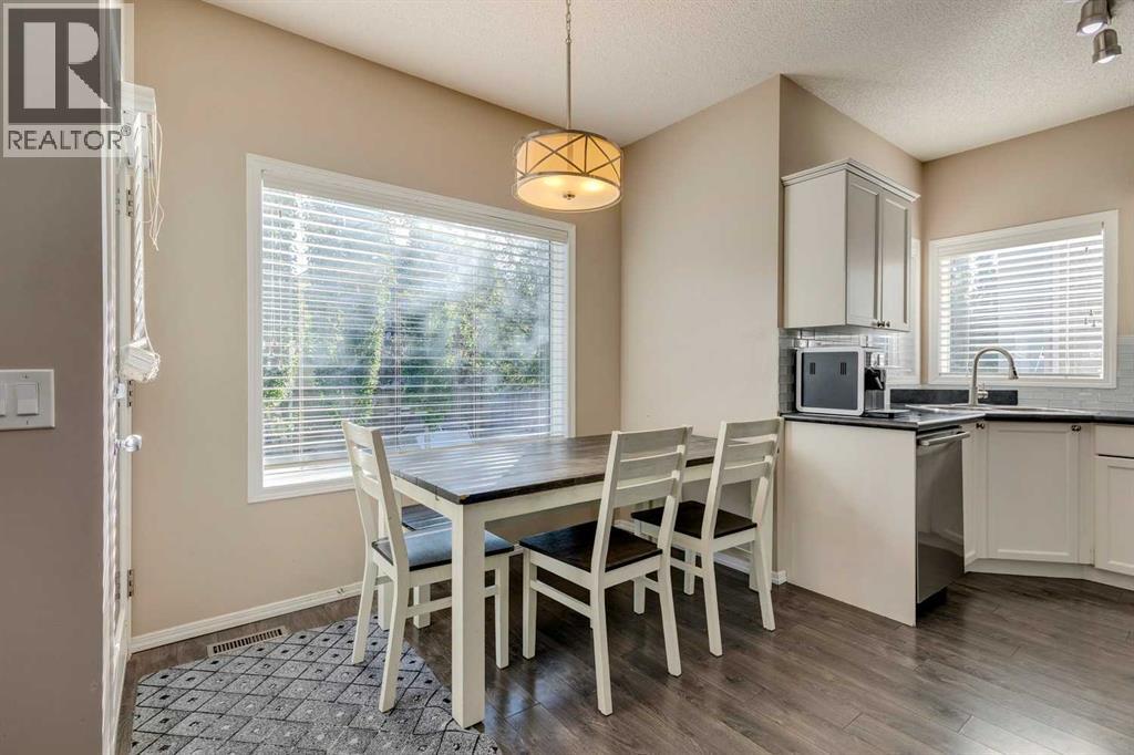 Photo 10 of 20 Wentworth Close Sw, Calgary AB