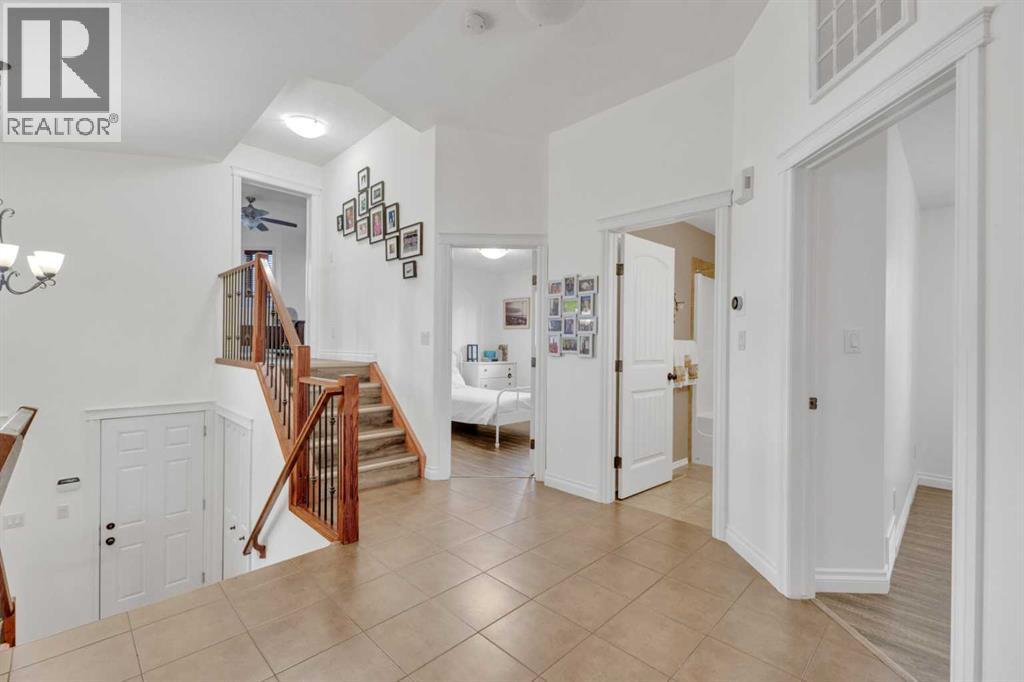 Photo 8 of 25 Lakeland Road, Sylvan Lake AB