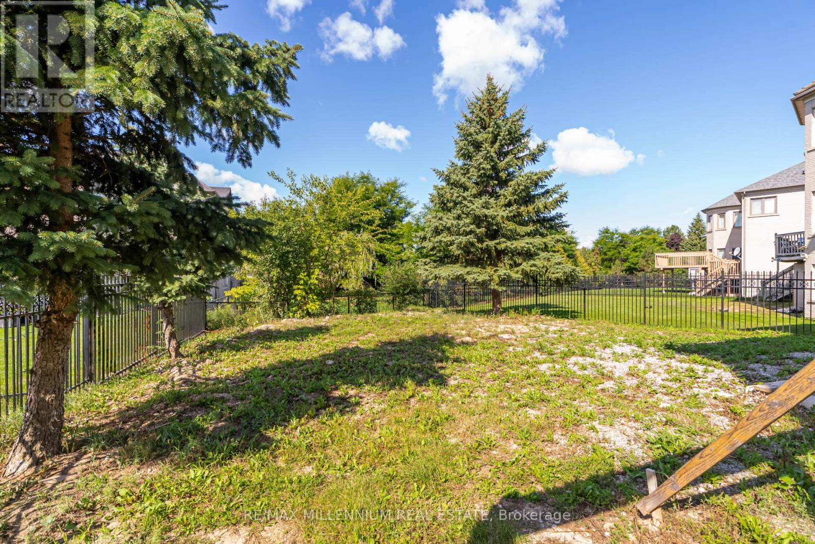 Photo 24 of 136 Boake Trail, Richmond Hill ON