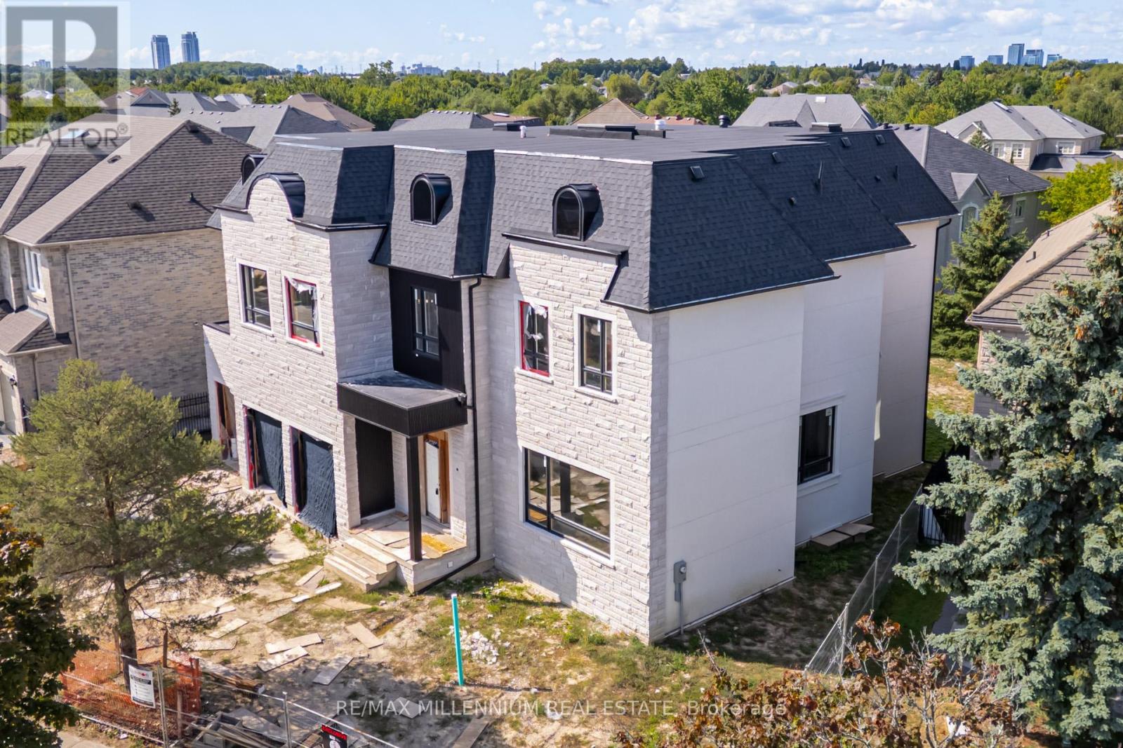Photo 3 of 136 Boake Trail, Richmond Hill ON