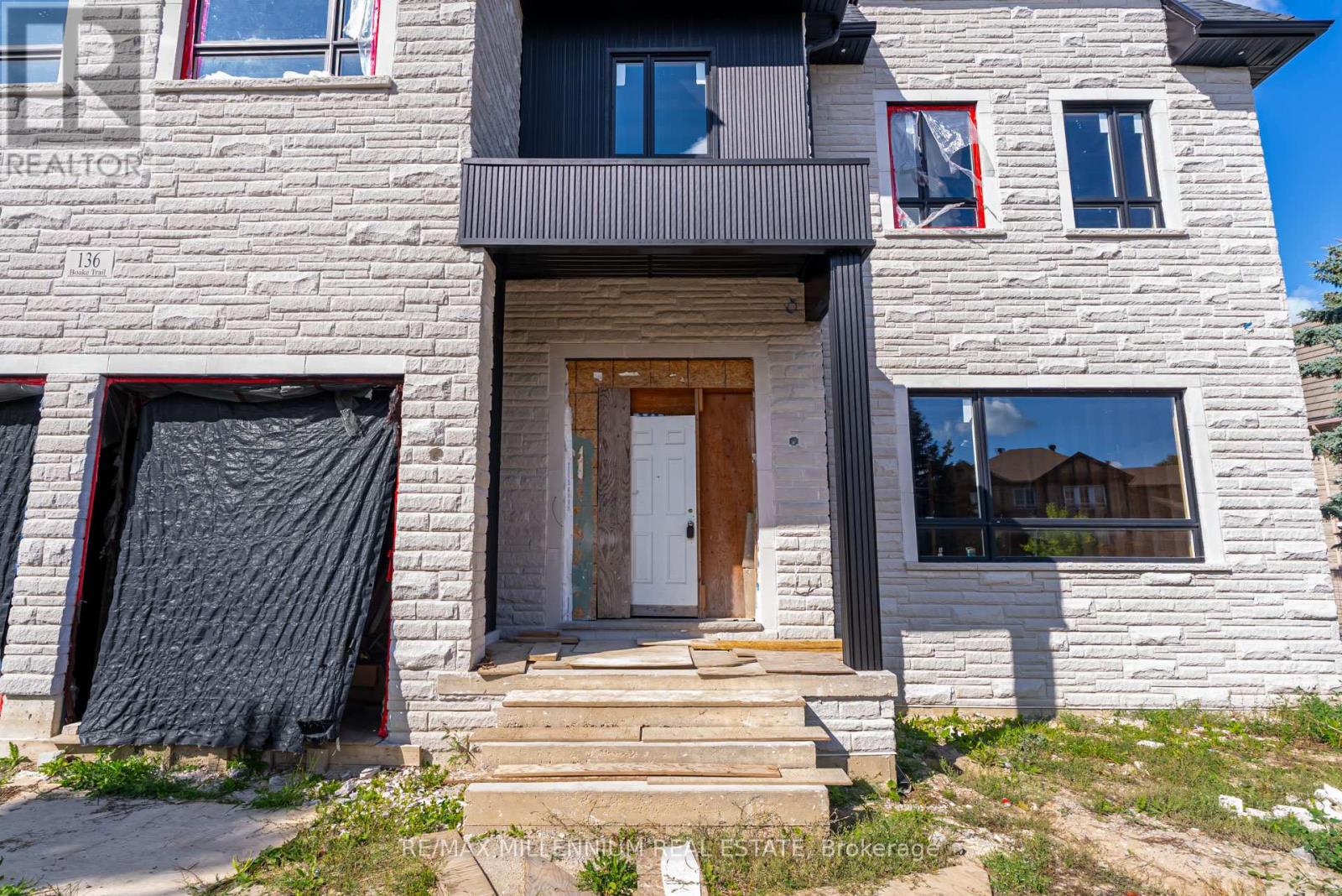 Photo 9 of 136 Boake Trail, Richmond Hill ON