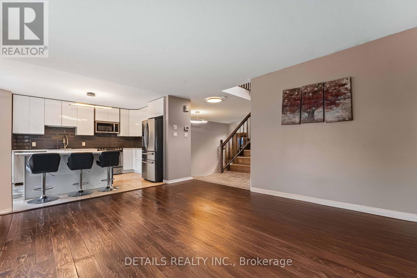 Photo 8 of 105 Rocky Hill Drive, Ottawa ON