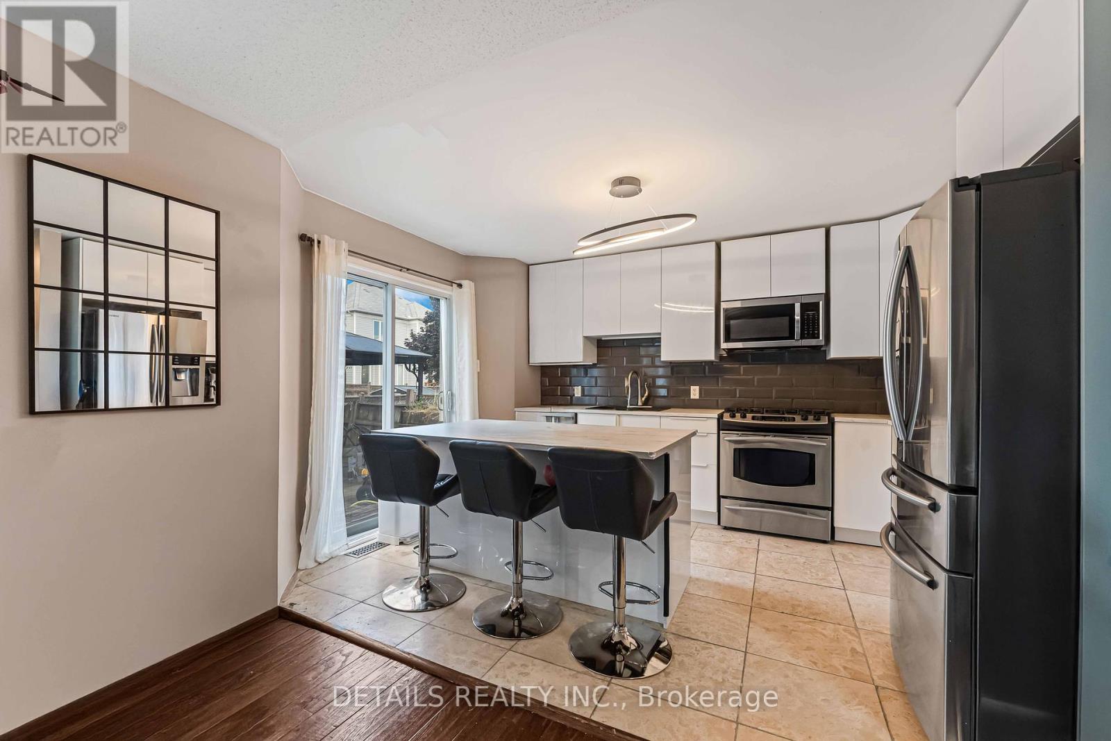 Photo 9 of 105 Rocky Hill Drive, Ottawa ON