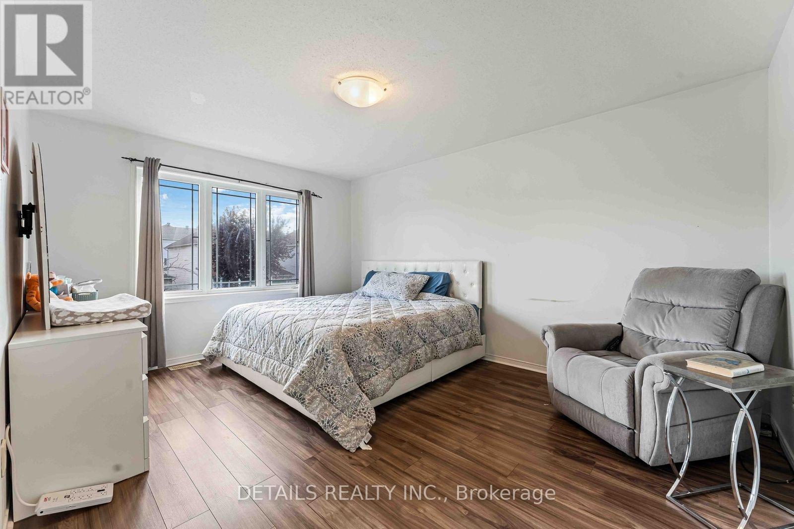 Photo 14 of 105 Rocky Hill Drive, Ottawa ON