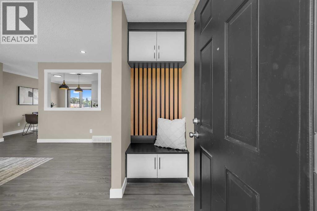 Photo 4 of 951 Maitland Way Ne, Calgary AB