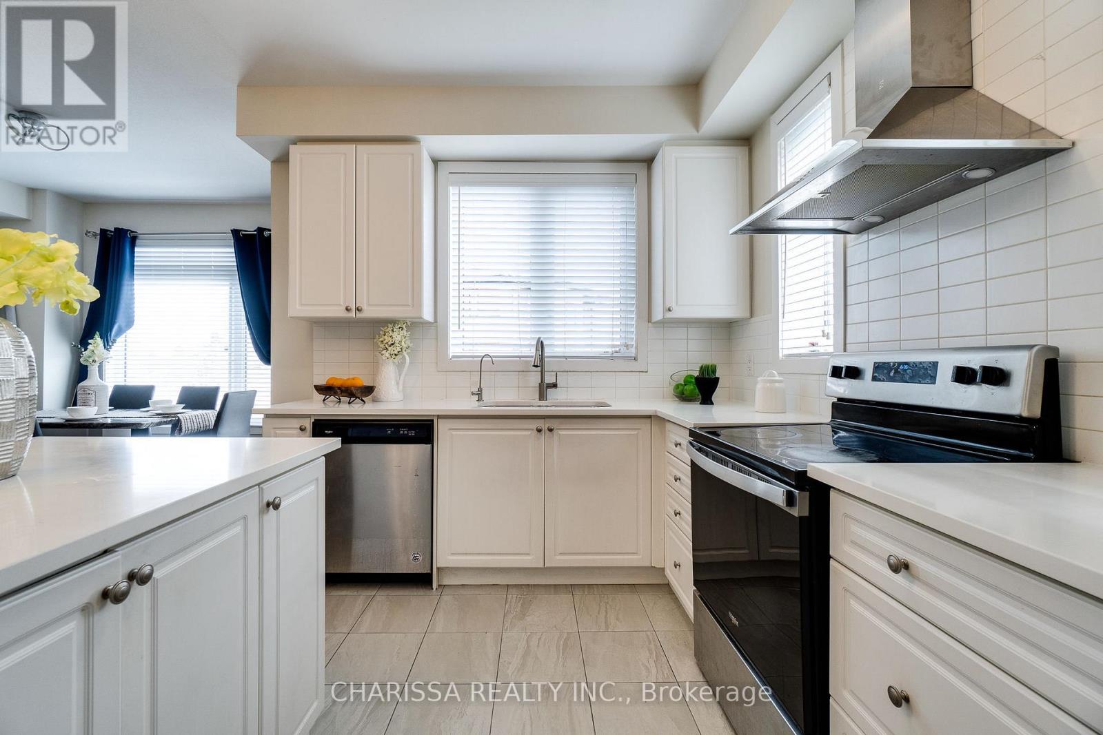 Photo 17 of 98 590 North Service Road, Hamilton ON