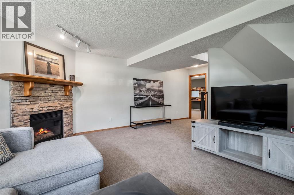 Photo 25 of 17 Bow Way, Cochrane AB