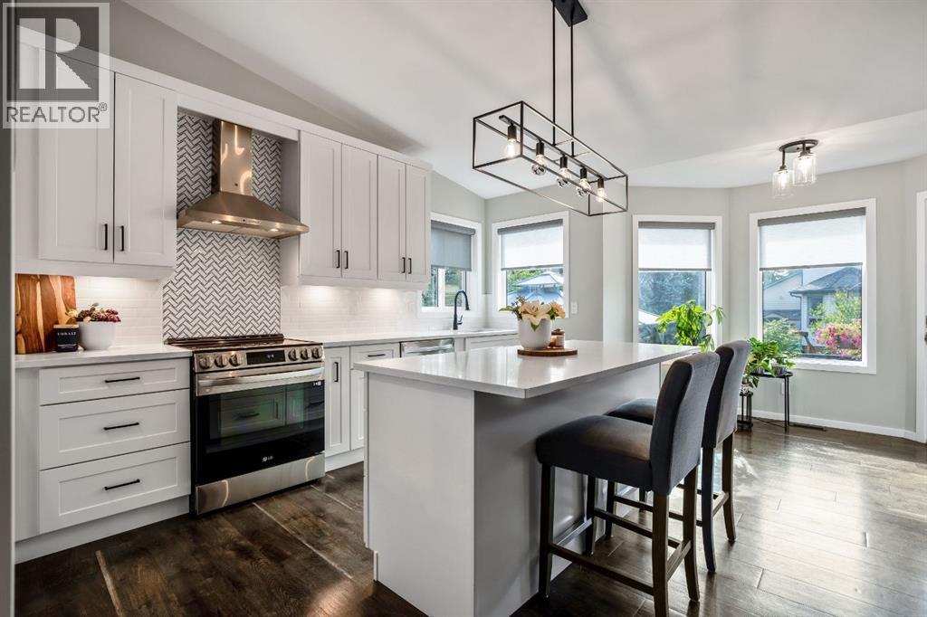 Photo 2 of 17 Bow Way, Cochrane AB