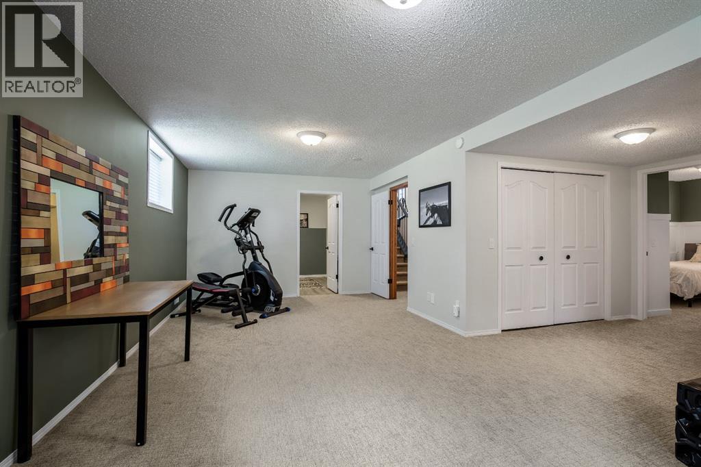 Photo 27 of 17 Bow Way, Cochrane AB
