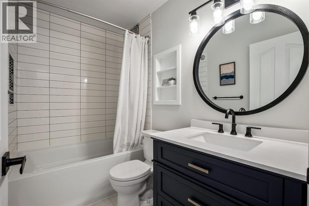 Photo 21 of 17 Bow Way, Cochrane AB