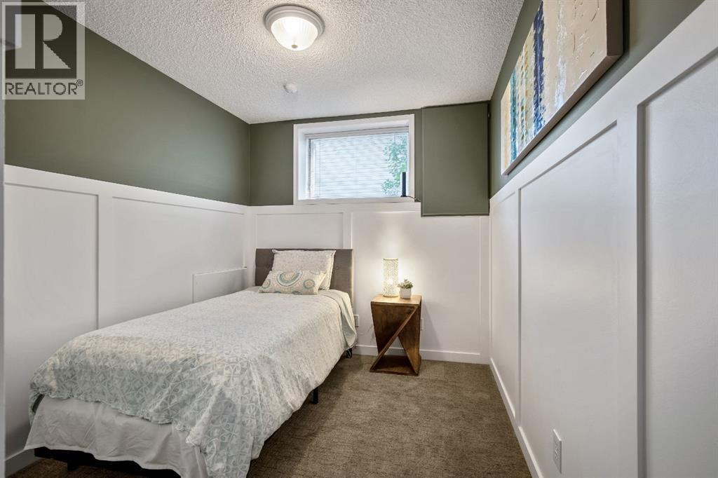 Photo 32 of 17 Bow Way, Cochrane AB