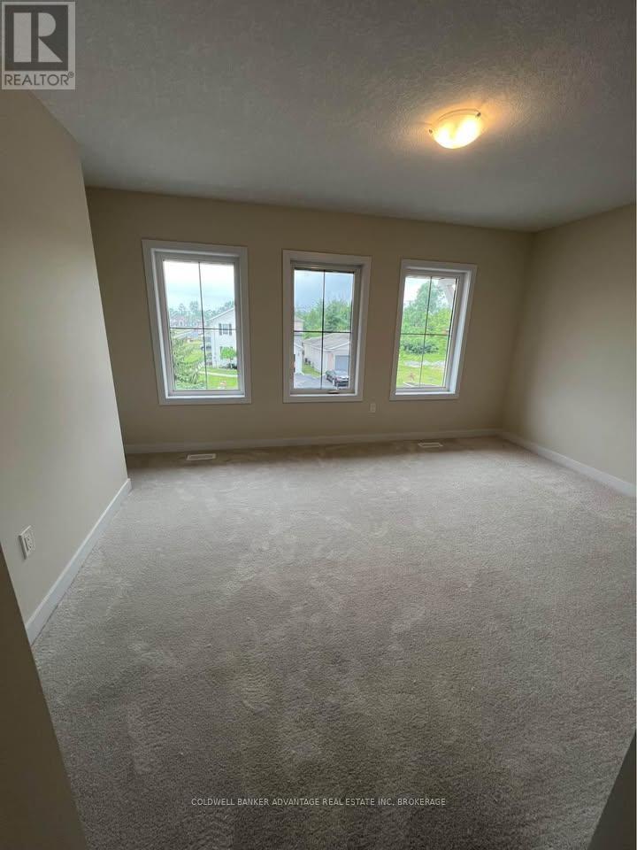 Photo 10 of 226 Forks Road, Welland ON