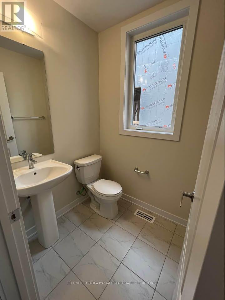 Photo 6 of 226 Forks Road, Welland ON