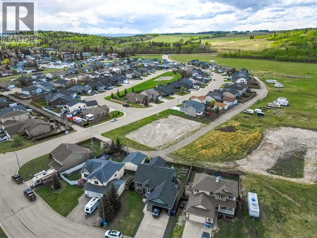 Photo 14 of 220 12 Avenue Ne, Sundre AB