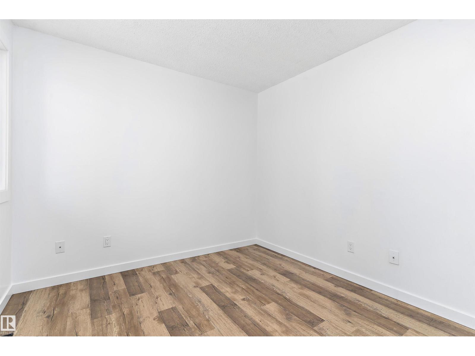 Photo 27 of 13 7604 29 Av Nw, Edmonton AB