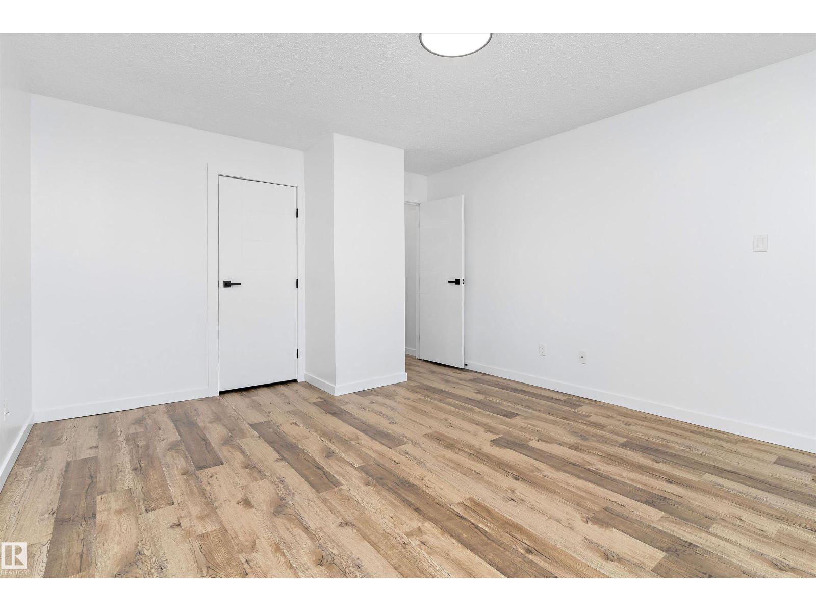 Photo 21 of 13 7604 29 Av Nw, Edmonton AB