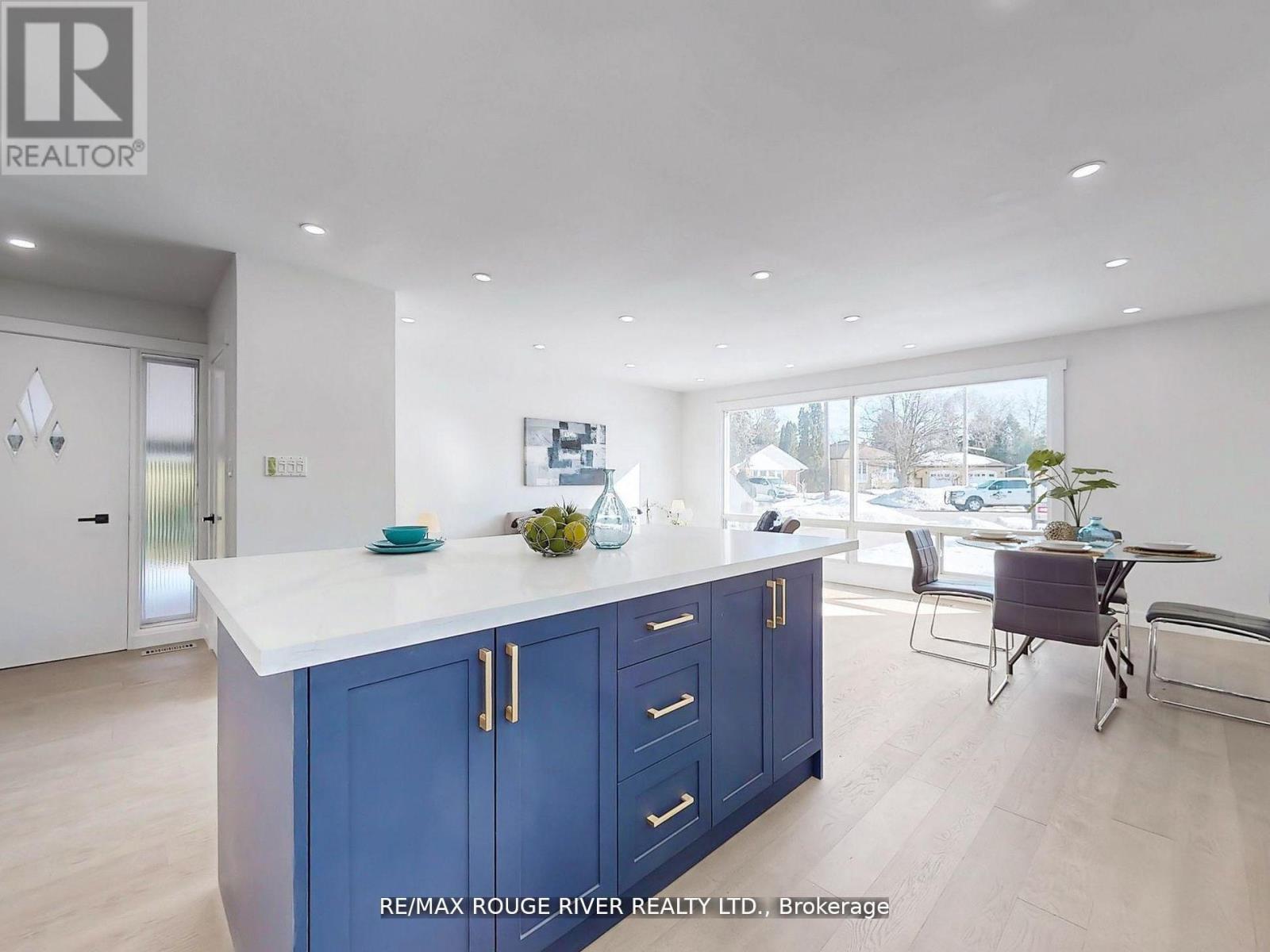 Photo 10 of 58 Flintridge Road, Toronto ON