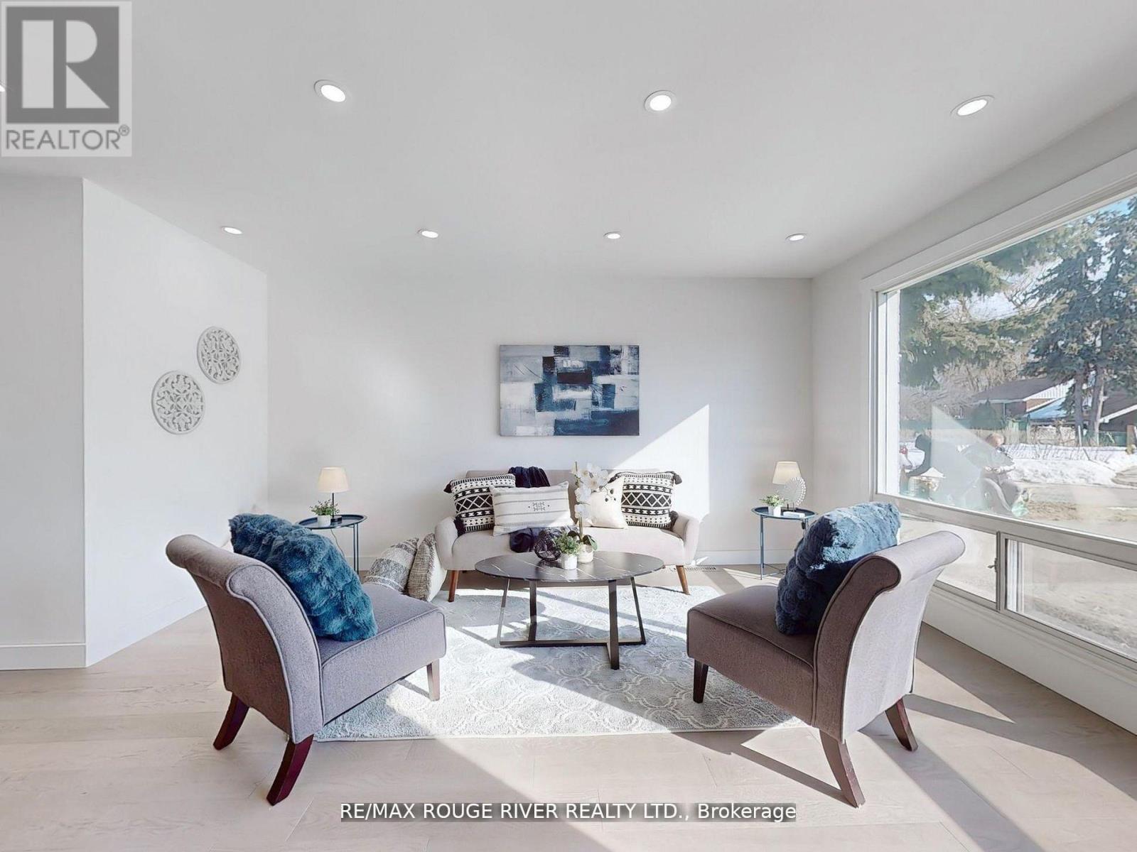 Photo 3 of 58 Flintridge Road, Toronto ON