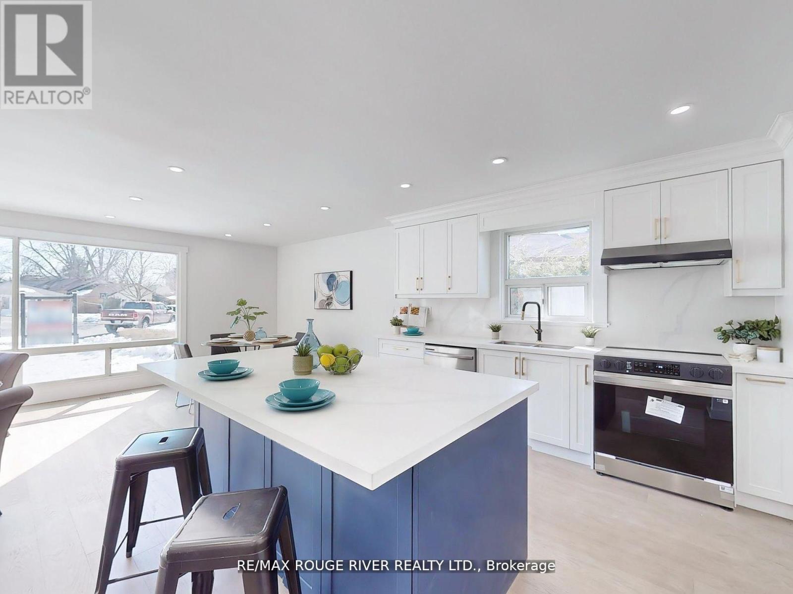 Photo 7 of 58 Flintridge Road, Toronto ON