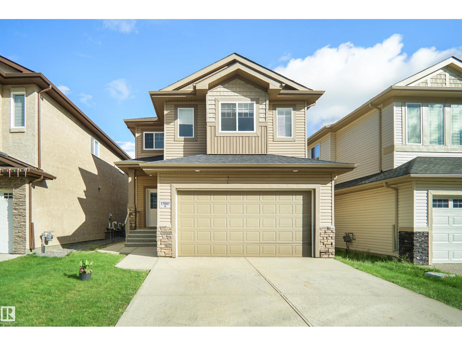 Photo 2 of 17007 62 St Nw, Edmonton AB