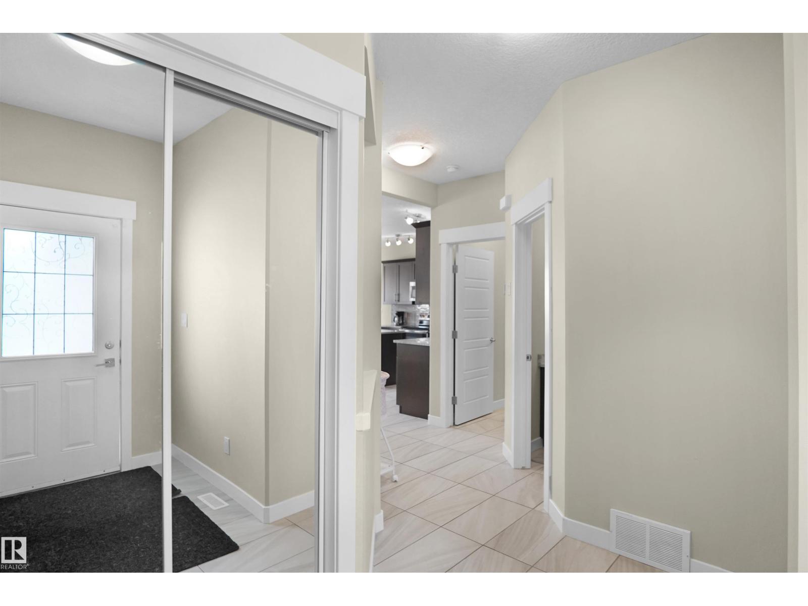 Photo 5 of 17007 62 St Nw, Edmonton AB