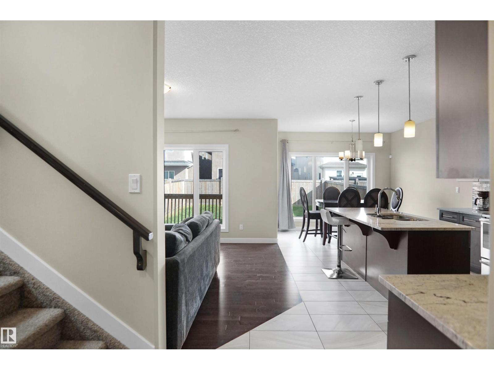 Photo 9 of 17007 62 St Nw, Edmonton AB