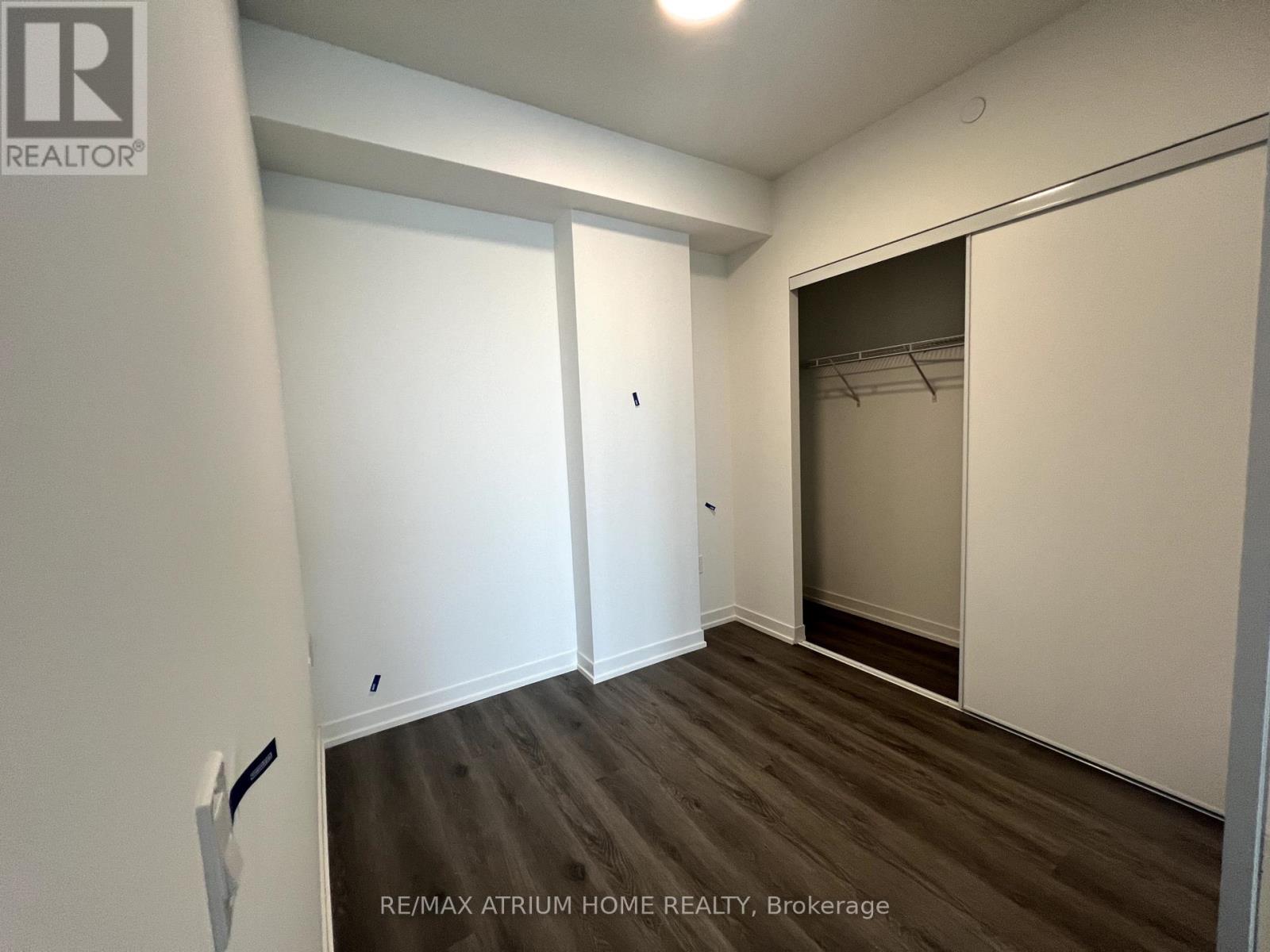 Photo 7 of 4006 28 Interchange Way, Vaughan ON