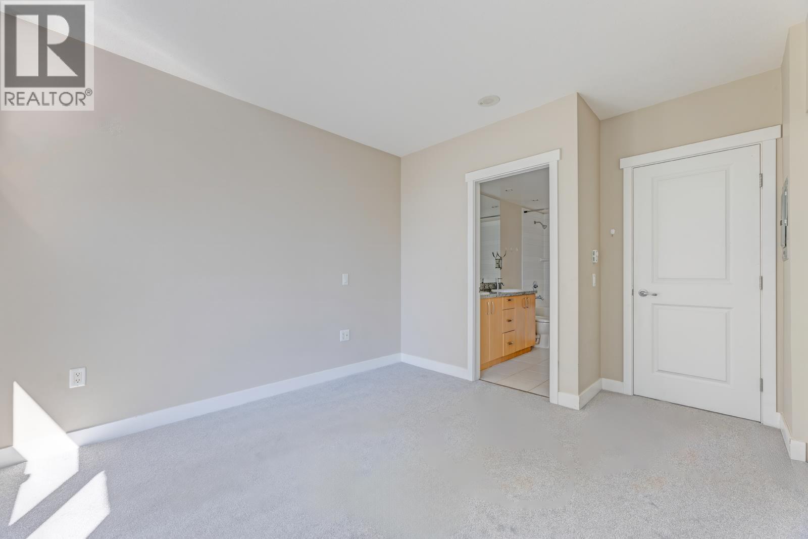 Photo 11 of 307 9222 University Crescent, Burnaby BC