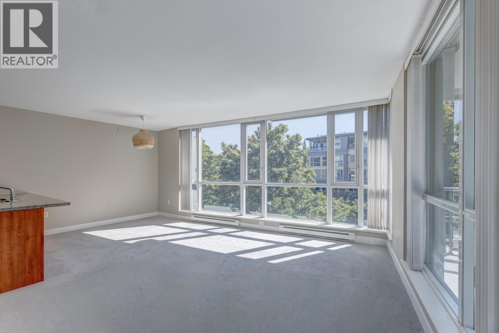 Photo 5 of 307 9222 University Crescent, Burnaby BC
