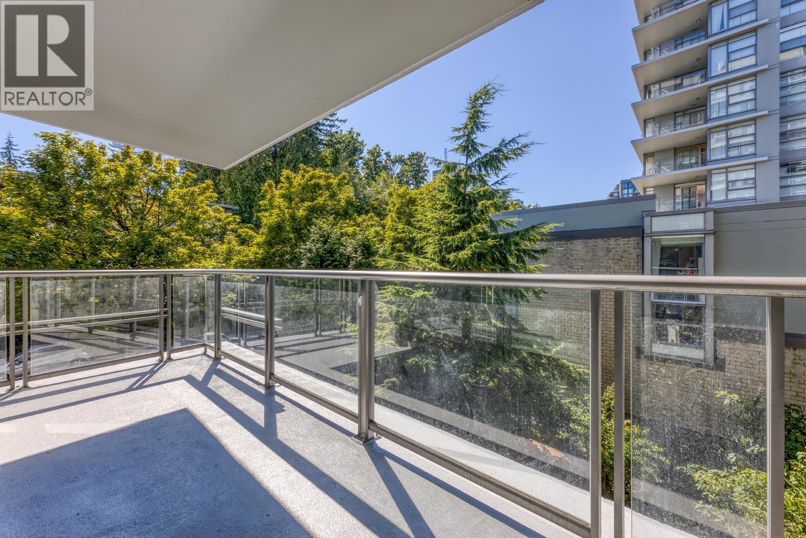 Photo 17 of 307 9222 University Crescent, Burnaby BC