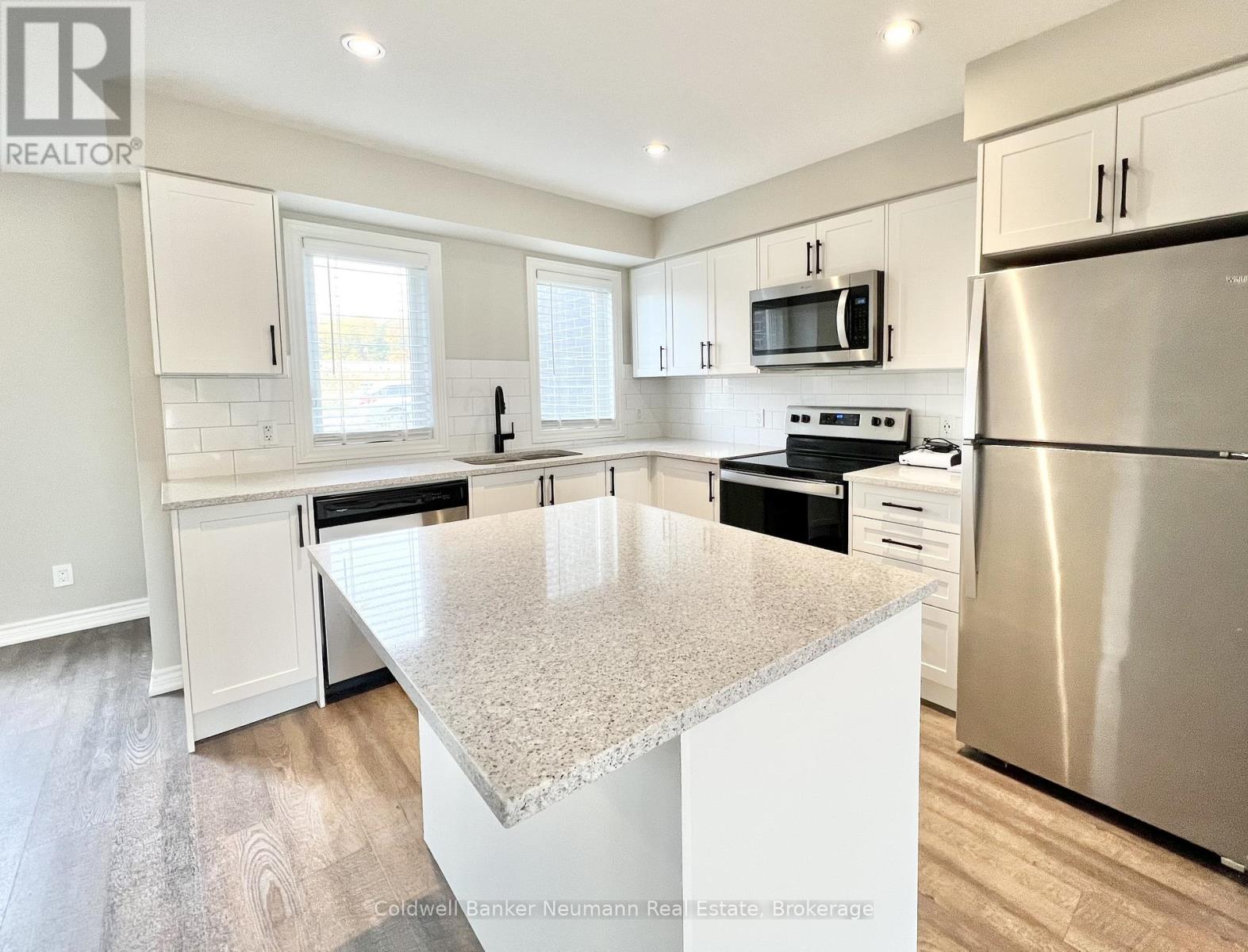Photo 1 of 23 235 Chapel Hill Drive, Kitchener ON